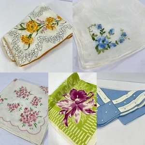Vintage Women’s Handkerchiefs Lot Of 5 Printed Embroidered - Picture 1 of 17