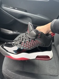 Size 9 - Jordan Maxin 200 Black Gym Red - Picture 1 of 5