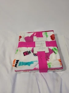 New Studio Collection Pink White Throw & Cozy Socks 50”x 60” 100% Polyester - Picture 1 of 8