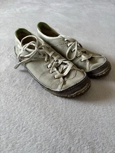 Simple Green Toe Women's 8.5 Lace Up Sneakers Olive Green With Ivory Laces - Picture 1 of 7
