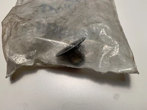 Genuine Mopar Valve Oil Seal 53021974AA - Bild 1 von 1