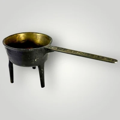 Antiguo posnet fundido boticario de cobre de tres patas Bayley & Street de 1700 Foto 1 de 4