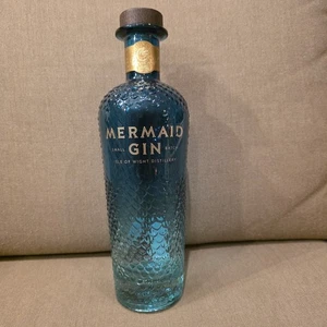 Mermaid Blue Gin Bottle - EMPTY - Beautiful Ideal For Craft Lights - Picture 1 of 3
