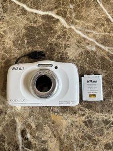 Nikon Coolpix W100 WHITE 13.2MP Water/shockproof 3X OpticalZoom WiFI Digital Cam - Picture 1 of 8