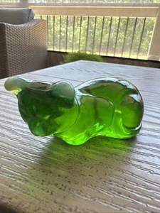Vintage Mosser Art Glass 1990's Reclining Cat translucent emerald Green glass - Picture 1 of 9