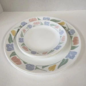 Corelle - Freundschaft - Geschirr Teller - Stückstückweise - verschiedene Größen - Blume - Bild 1 von 11