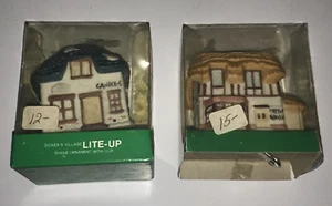2 tiendas vintage de adornos de árbol con clip ligero Department 56 Dickens Village - Imagen 1 de 2