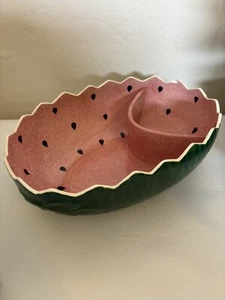 Cuenco recortado de sandía madura pintado a mano de colección dos secciones Filipinas ver fotos - Imagen 1 de 4