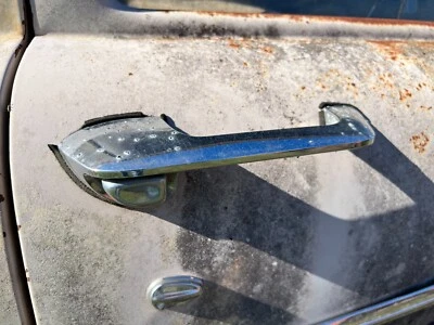 Ford Ranchero 1958 manija de puerta exterior derecha lado pasajero Foto 1 de 3