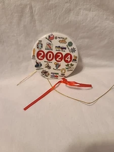 (R) 2024 Event Collage Keramik Weihnachtsschmuck Trump Taylor Swift Ei Preise - Bild 1 von 5