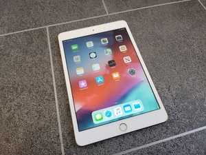 Apple iPad mini 3rd Gen - Gold - 64GB - Unlocked - Fully Functional - Free P&P - Picture 1 of 6
