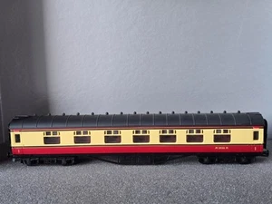 Airfix 54203-4 OO Gauge BR Crimson & Cream 60ft Composite Corridor Coach Boxed - Picture 1 of 8