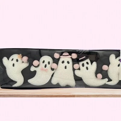 Guirnalda de Halloween GOULISH Fantasmas Sherpa Blancos con Cuentas Rosa y Negro 6' Foto 1 de 4