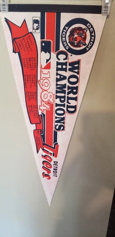 DETROIT TIGERS 1984 CHAMPS  BASEBALL MLB VINTAGE FELT PENNANT 12X30 INCHES Cover
