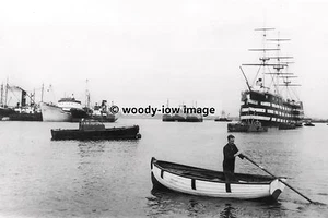 rp02752a - HMS Worcester & Everard Coasters at Greenhithe - print 6x4 - Picture 1 of 1