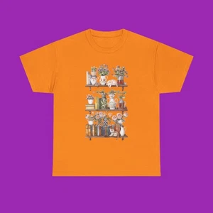 Acogedora camiseta unisex de estantería para gatos | Regalo perfecto para amantes de los libros y fanáticos literarios - Imagen 1 de 49