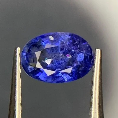 Beautiful 0.70 Ct Natural Bi Color Sapphire Madacaskar Top Cut EBS6 - Image 1 of 3