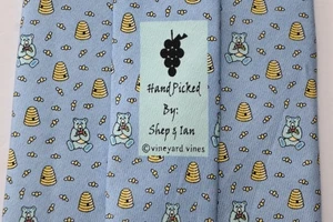 VINEYARD VINES "HIVE BEARS AND HONEY" BLUE MEN'S Neck Tie W:3 3/4" BY L:59" NEW - Picture 1 of 5