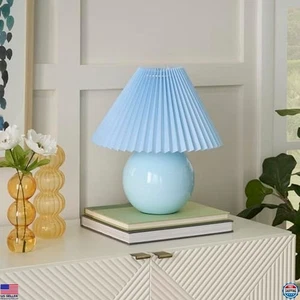 Nourison Home 13" hellblaue runde Keramiklampe mit plissiertem Schirm - Akzentlampe - Bild 1 von 7