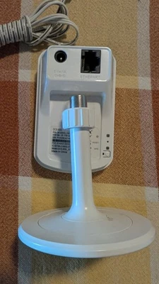 D-Link DCS-932L Witeless Day/Night Home Network Camera - Image 1 of 3