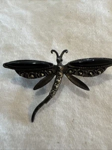 Vintage Dragonfly Pin Marked 925 with onyx On Wings - Picture 1 of 3