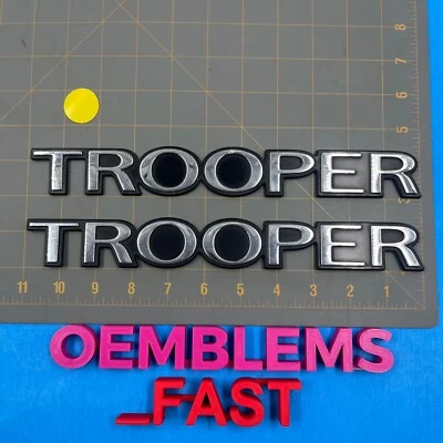 Juego de pares de emblemas de placa de puerta izquierda derecha lado cromado de fábrica Isuzu Trooper 1992-1997 OEM Foto 1 de 4