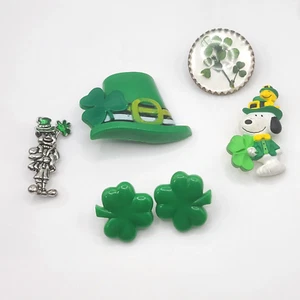 Vintage St Patricks Day Lot Pins Kobold Kleeblatt Snoopy Urlaub Broschen - Bild 1 von 9