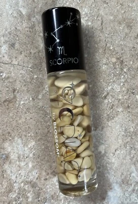 Brillo de labios Blossom signos del zodiaco escorpio vainilla perfumado saborizado cristales enrollables Foto 1 de 4