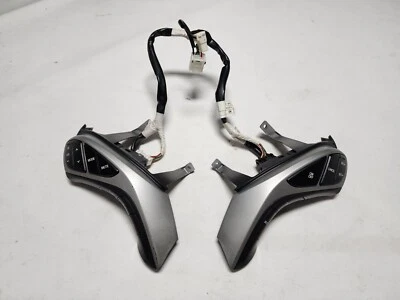 Volante Hyundai Elantra 2011-2013 (OEM) con controles de crucero Foto 1 de 4