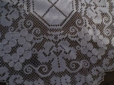 Linge ancien Napperon au filet blanc - Photo 1/4