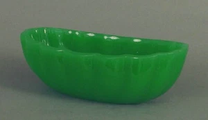 Steuben Art Glass Bowl: Jade Green, Oval, with Scalloped Edge - Picture 1 of 4
