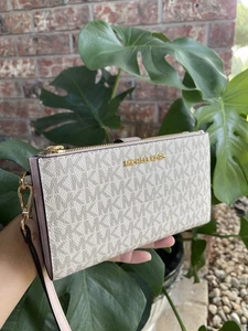 Muñequera Michael Kors Jet Set Viaje Doble Cremallera - Rosa Vainila - Imagen 1 de 7