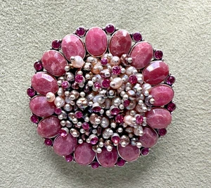 MB63. Vintage Silver Tone and Pink Hues Crystals/ Stones Round Pin Brooch - Picture 1 of 9