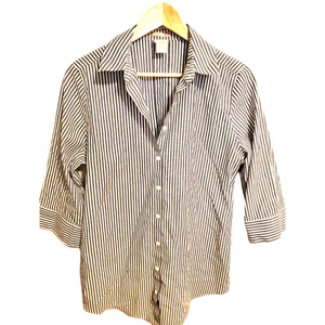 Chico's No Iron Button up Collar Gray/White Striped Shirt 3/4 Sleeves Sz 1 (M) - Picture 1 of 6