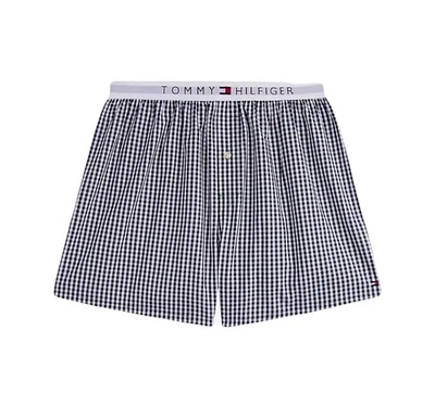 Tommy Hilfiger nuevo con etiquetas. Hombre. Boxer tejido de algodón. Cuadros negros. Precio de venta sugerido por el fabricante $22,50 Foto 1 de 4