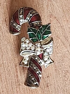 Christmas Candy Cane Brooch Pin Clear Rhinestones Colorful Enamel Bow Ribbon Vtg - Picture 1 of 24