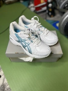 Asics Womens Gel Resort 2 Q053L White Running Shoes Sneakers Size 8 - Picture 1 of 9