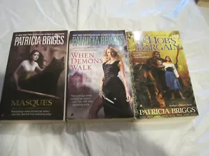 3 Lot~Patricia Briggs Novels~Masques Demons Bargain~LBDLD - Foto 1 di 5