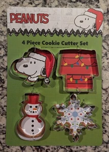 Peanuts Snoopy Weihnachten Ausstecher 4er Set - Snoopy Hundehütte Schneemann Flocke - Bild 1 von 2