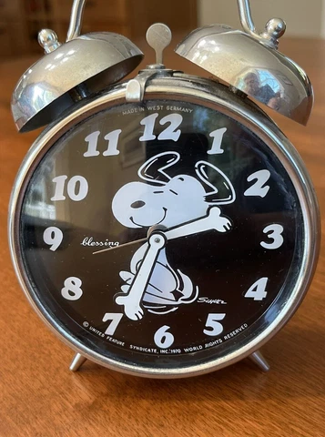 1970 Peanuts Snoopy Blessing Chrome Alarm Clock WORKING All chrome, manual wind Cover