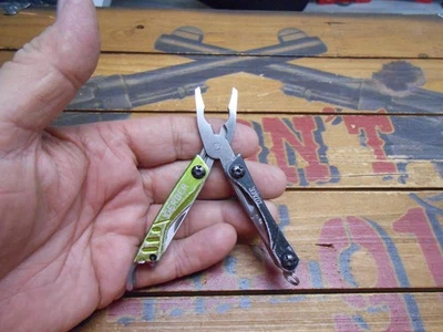 Gerber Dime Multi Tool Pliers Knife Scissors Etc. Green - Image 1 of 4