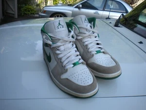 Air Jordan grau/kieferngrün Nike Herren Größe 10,5 Celtics Spezialpaar - Bild 1 von 3