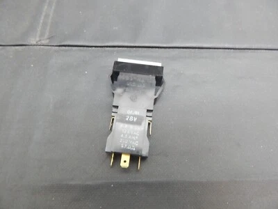 MOLEX 1820-RL «M» SNAP IN ПАНЕЛИ ДЕРЖАТЕЛЬ КНОПКА ПЕРЕКЛЮЧАТЕЛЬ БЕЛЫЙ/ПРОЗРАЧНЫЙ ОБЪЕКТИВ - Изображение 1 из 3