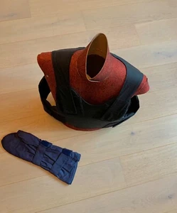 Schutzweste und Schutzhandschuh der Polizei Luxemburg ( gebraucht ) - Bild 1 von 5