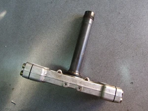 Ducati ST3 giogo inferiore triplo morsetto albero + stelo sterzo - Foto 1 di 6