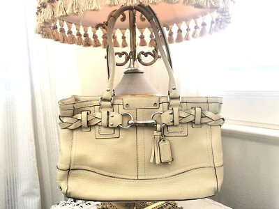 Сумка спортивная Coach бежевая Hampton шагреневая фирменная кожа сумка-хобо - 13084 - Изображение 1 из 4