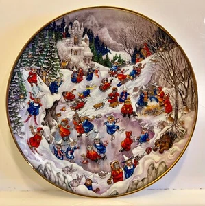 The Franklin Mint - Convent Capers by Bill Bell 8" Porcelain Cat Plate #HA2477 - Picture 1 of 2