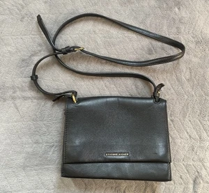 Hermosa Cartera Bandolera de Cuero Negra Etienne Aigner De Colección - Imagen 1 de 20
