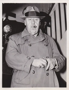 1937 Press Photo Graf Zeppelin Airship Pilot Hugo Eckener on Liner SS Europa, NY - Picture 1 of 2