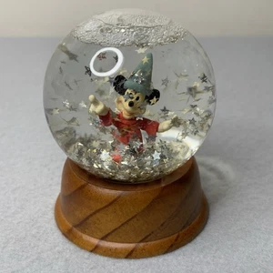The First Limited Edition NE DISNEY Snow Globe Collection Mickey Mouse - Picture 1 of 7